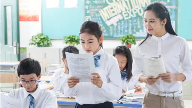 线上与线下考研培训费用解析：背后的逻辑与选择